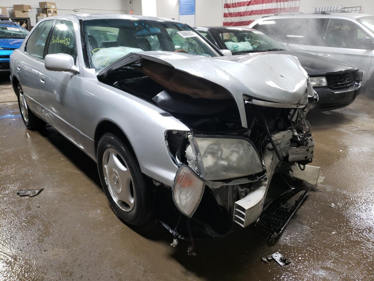 LEXUS LS 400 1999 with VIN JT8BH28F0X0143903 - Photo from auction