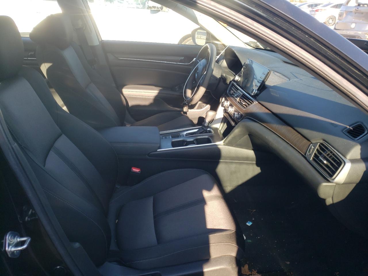Photo 5 from auction – 2019 HONDA ACCORD EX with VIN 1HGCV1F44KA026596