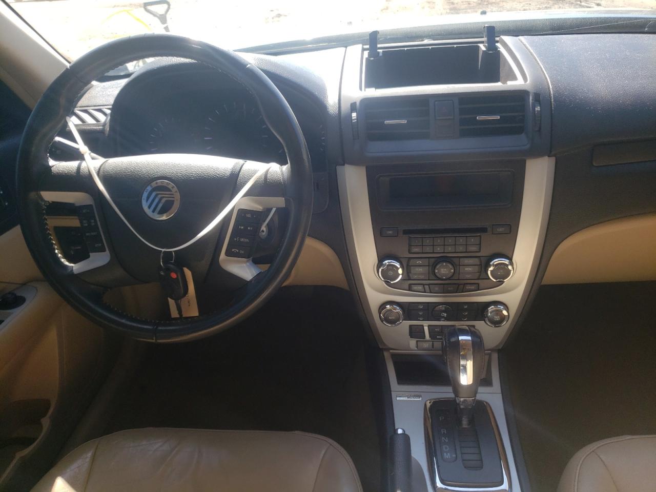 Photo 9 from auction – 2011 MERCURY MILAN PREM with VIN 3MEHM0JG4BR605210