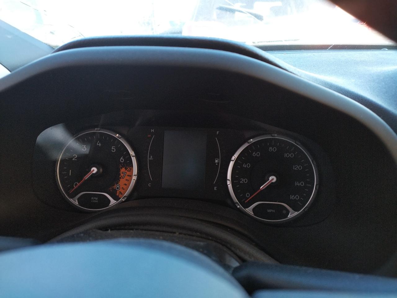 Photo 8 from auction – 2018 JEEP RENEGADE L with VIN ZACCJBBB1JPH03882