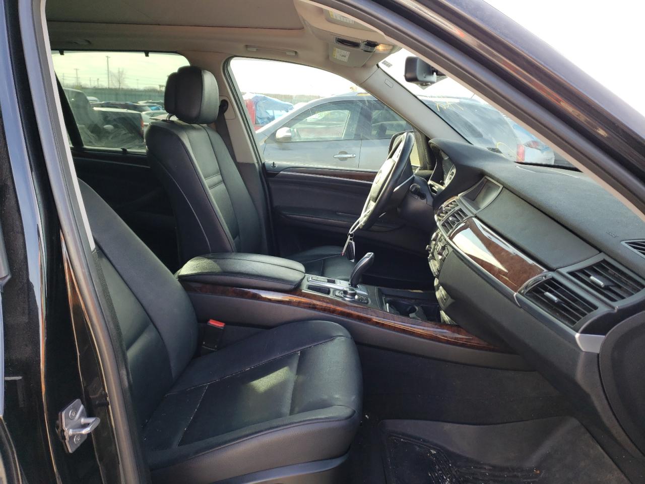 Photo 5 from auction – 2013 BMW X5 XDRIVE3 with VIN 5UXZV4C53D0B00690