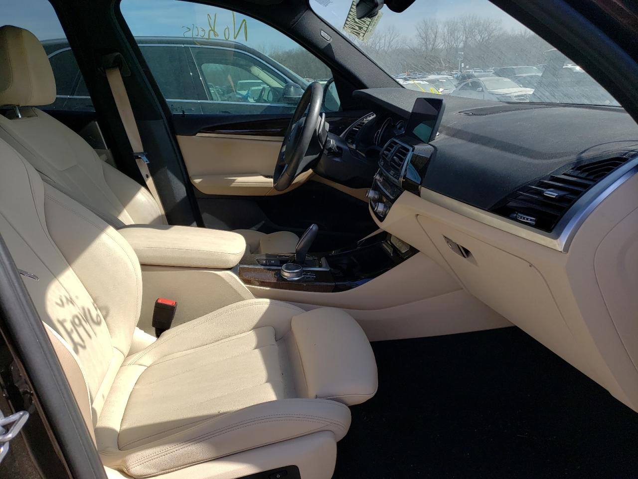 Photo 5 from auction – 2019 BMW X3 XDRIVE3 with VIN 5UXTR9C59KLE19465