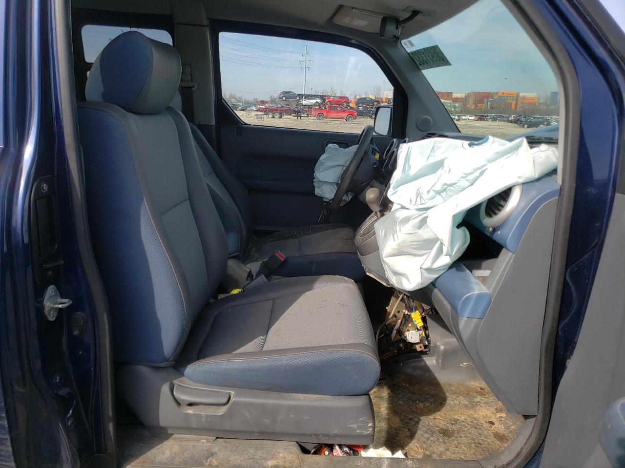Photo 5 from auction – 2003 HONDA ELEMENT DX with VIN 5J6YH18263L014571