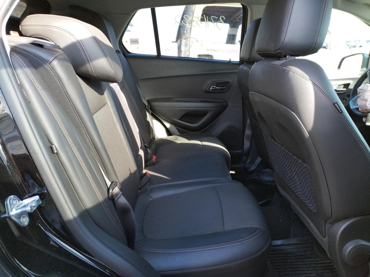 Photo 6 from auction – 2020 CHEVROLET TRAX 1LT with VIN KL7CJLSB3LB065036