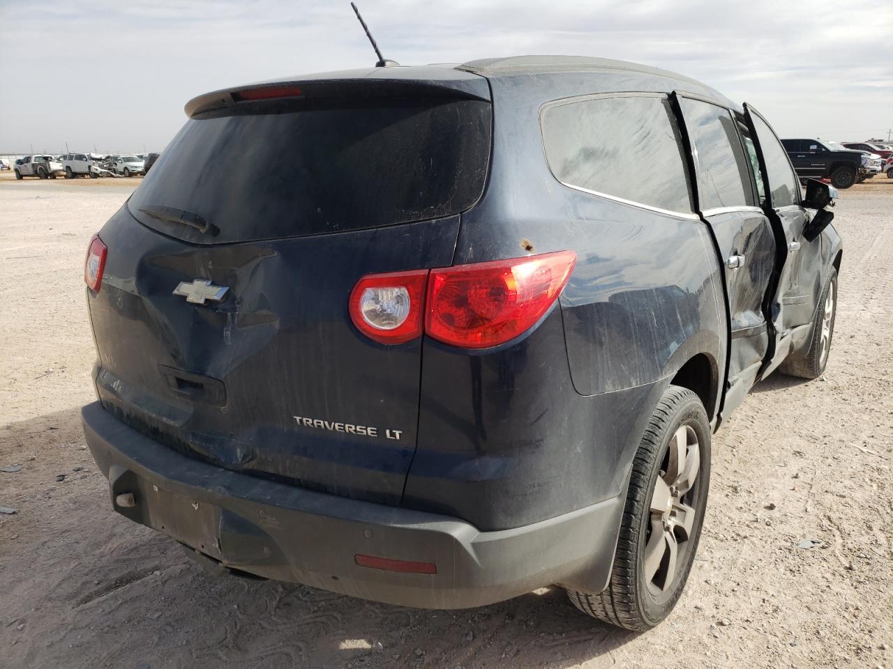Photo 4 from auction – 2012 CHEVROLET TRAVERSE L with VIN 1GNKRGED1CJ117384