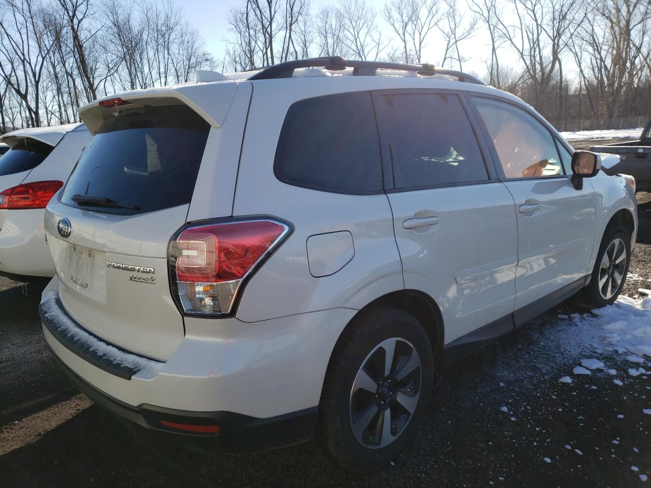 Photo 4 from auction – 2017 SUBARU FORESTER 2 with VIN JF2SJAEC1HH449572
