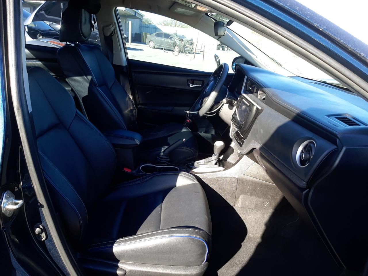 Photo 5 from auction – 2019 TOYOTA COROLLA L with VIN 5YFBURHE1KP856210