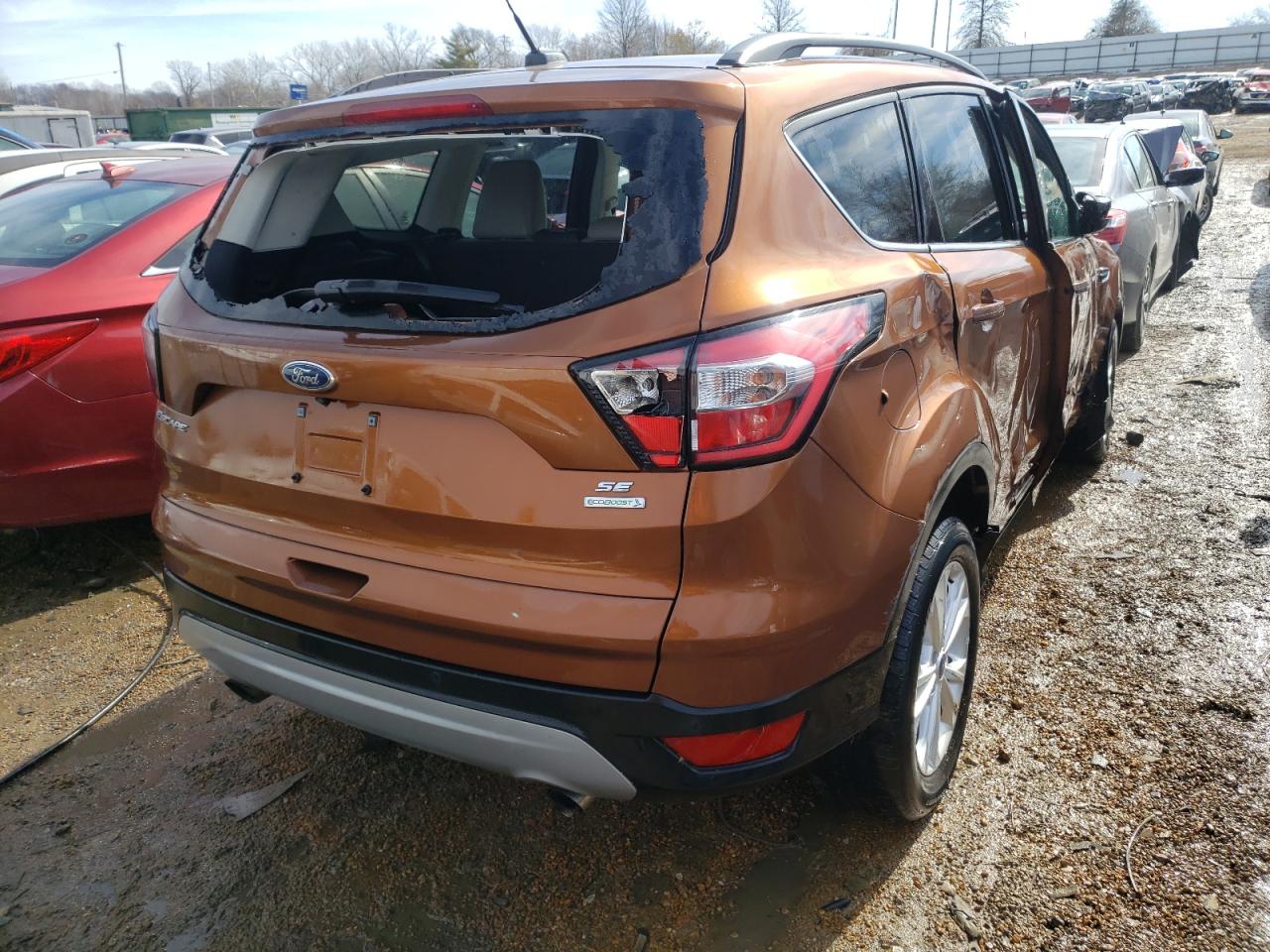 Photo 4 from auction – 2017 FORD ESCAPE SE with VIN 1FMCU0G91HUD96588
