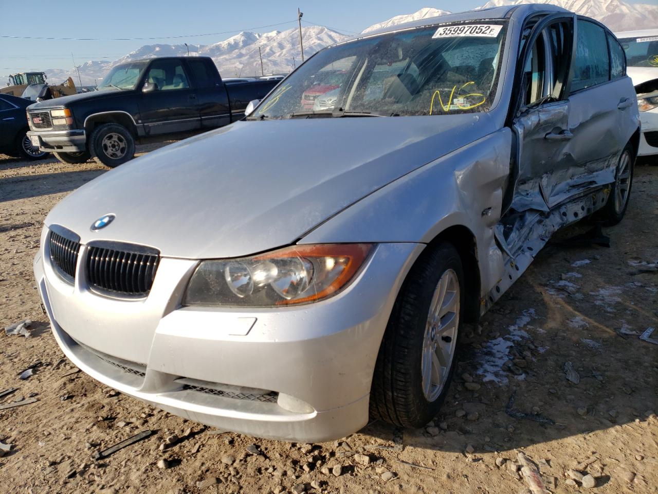 Photo 2 from auction – 2006 BMW 325 XI with VIN WBAVD13586KV04734