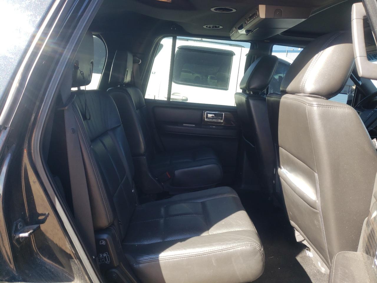 Photo 6 from auction – 2010 LINCOLN NAVIGATOR with VIN 5LMJJ2J53AEJ11114