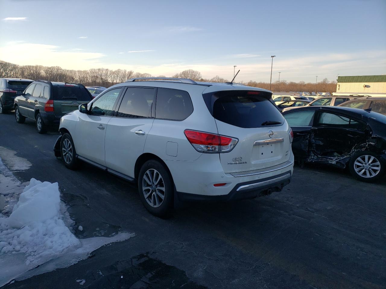 Photo 3 from auction – 2015 NISSAN PATHFINDER with VIN 5N1AR2MM5FC720027