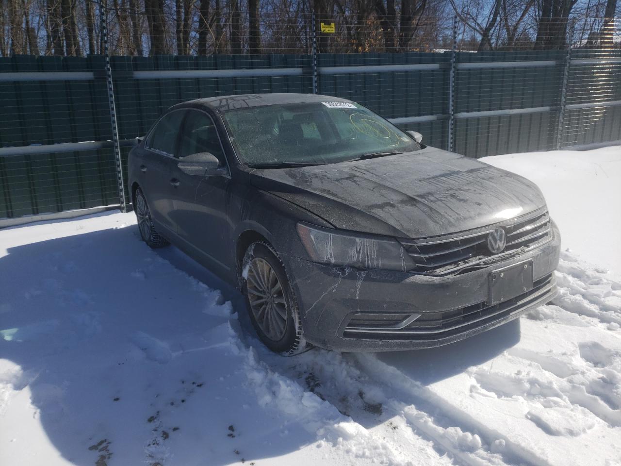 VOLKSWAGEN PASSAT SE 2016 with VIN 1VWBT7A34GC010604 - Photo from auction