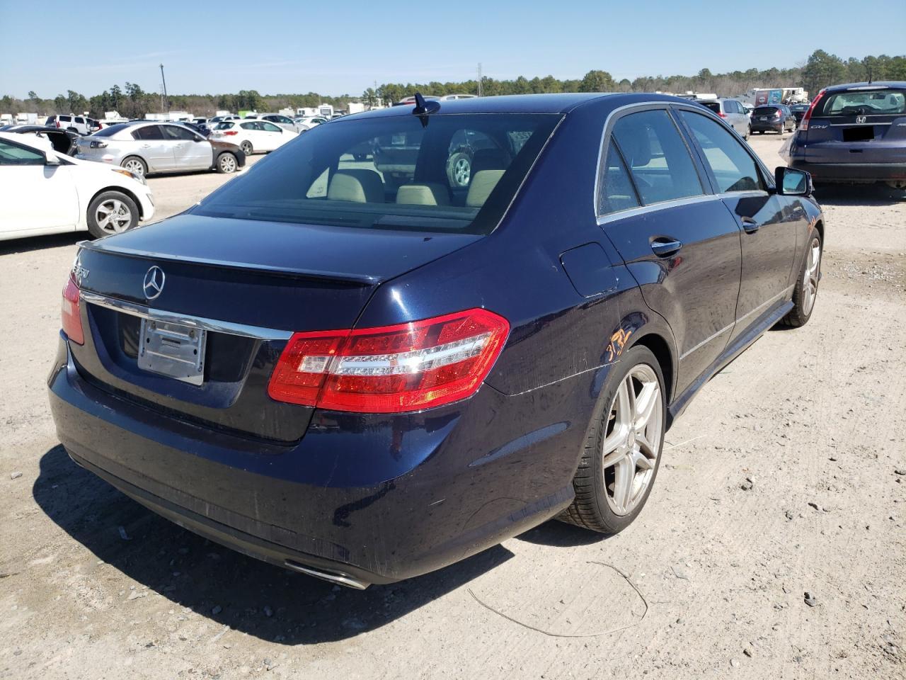 Photo 4 from auction – 2013 MERCEDES-BENZ E 350 with VIN WDDHF5KB1DA671180