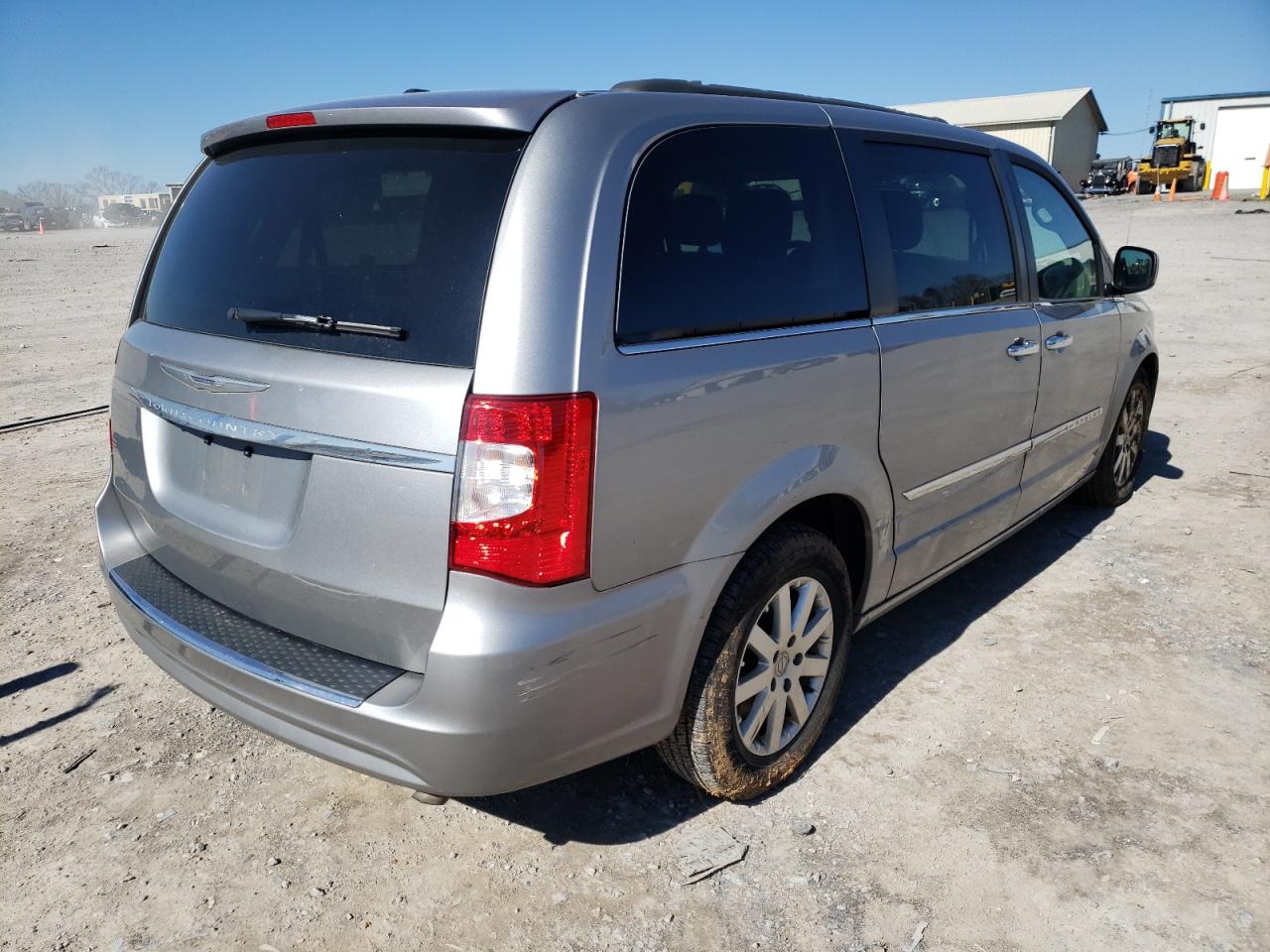 Photo 4 from auction – 2016 CHRYSLER TOWN & COU with VIN 2C4RC1BGXGR138546
