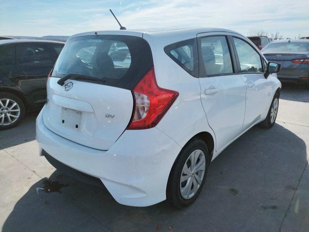 Photo 4 from auction – 2019 NISSAN VERSA NOTE with VIN 3N1CE2CP6KL366346