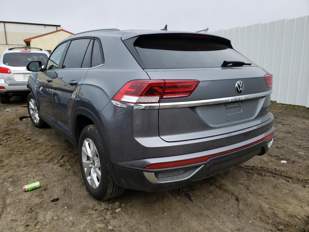 Photo 3 from auction – 2021 VOLKSWAGEN ATLAS CROS with VIN 1V2GC2CA4MC239463