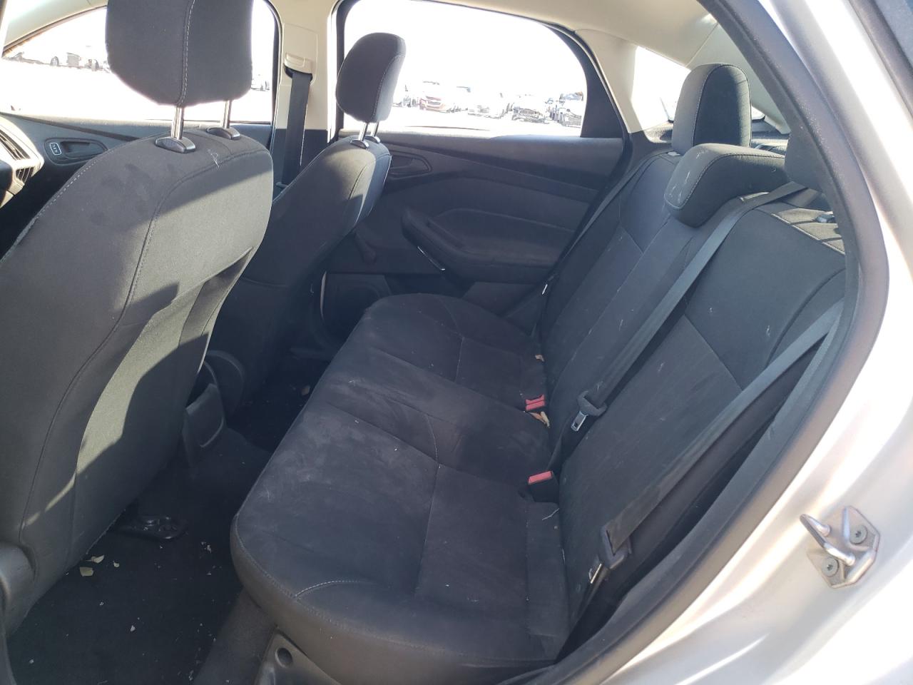 Photo 6 from auction – 2015 FORD FOCUS S with VIN 1FADP3E2XFL357062