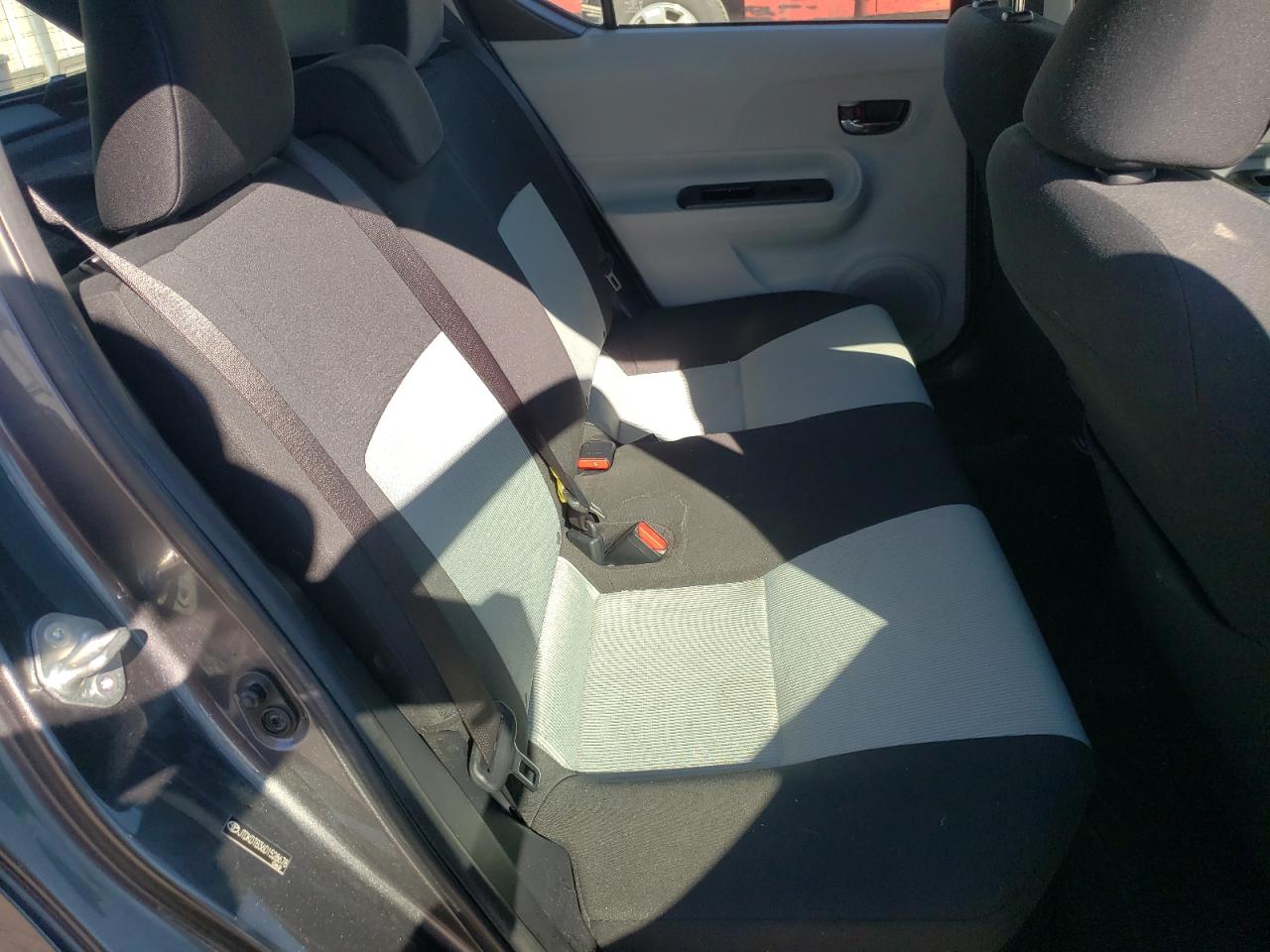 Photo 6 from auction – 2013 TOYOTA PRIUS C with VIN JTDKDTB36D1528678