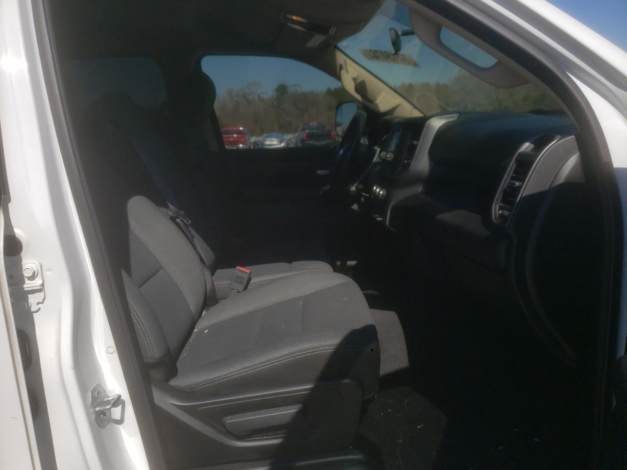 Photo 5 from auction – 2019 RAM 1500 TRADE with VIN 1C6RRECT1KN567590
