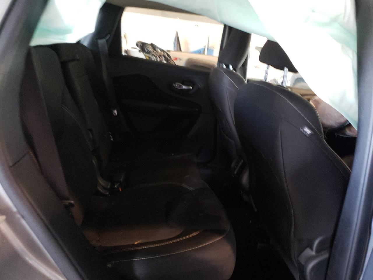 Photo 6 from auction – 2015 JEEP CHEROKEE L with VIN 1C4PJLCB3FW737256