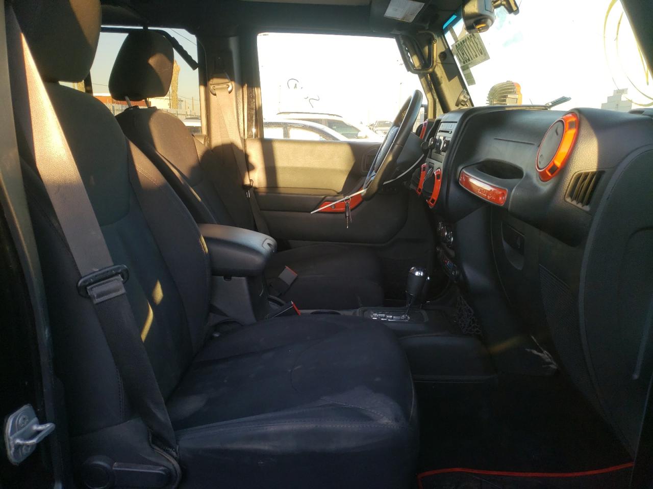 Photo 5 from auction – 2015 JEEP WRANGLER U with VIN 1C4BJWDG1FL546152