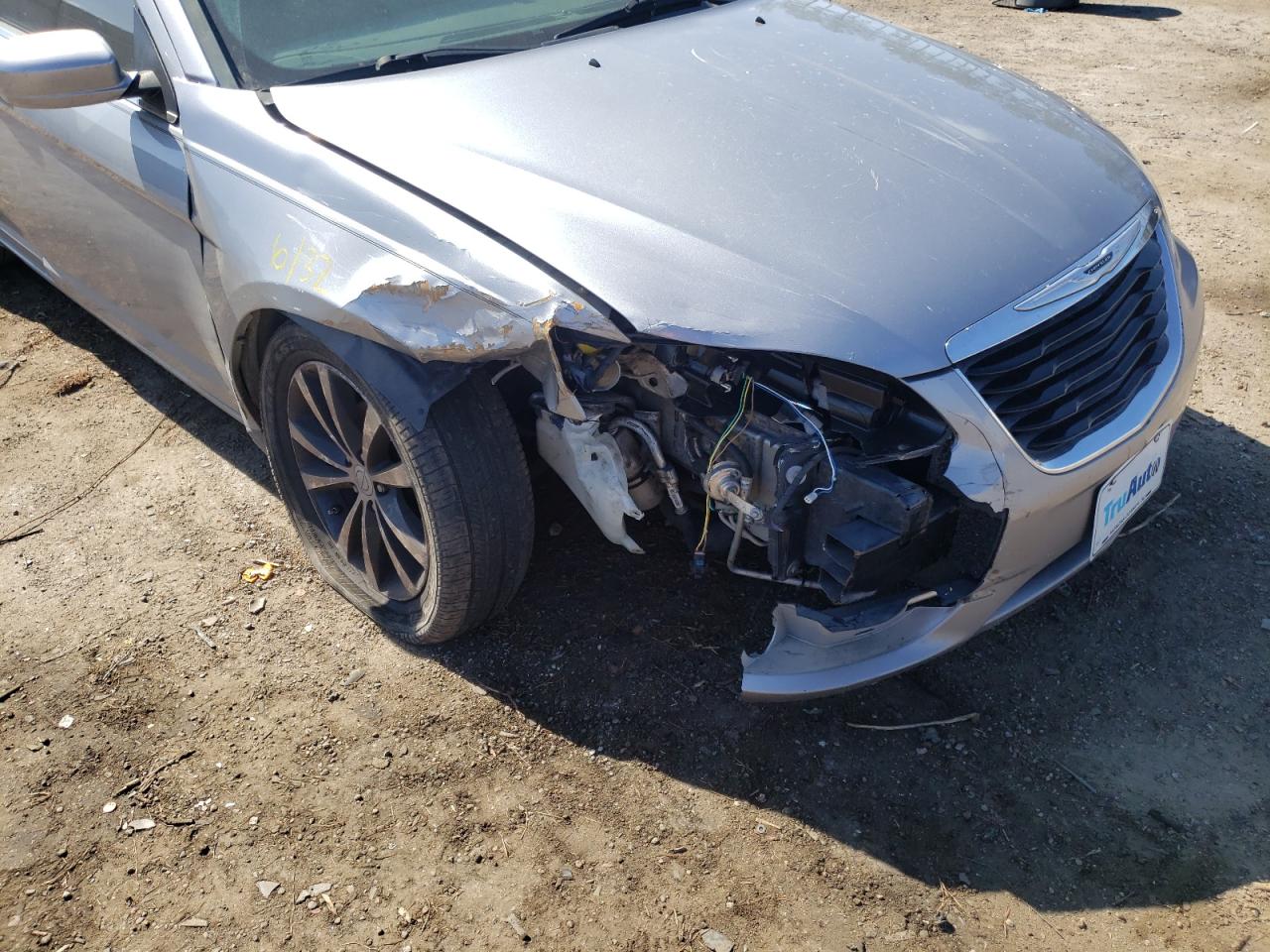 Photo 9 from auction – 2014 CHRYSLER 200 TOURIN with VIN 1C3CCBBG2EN145758