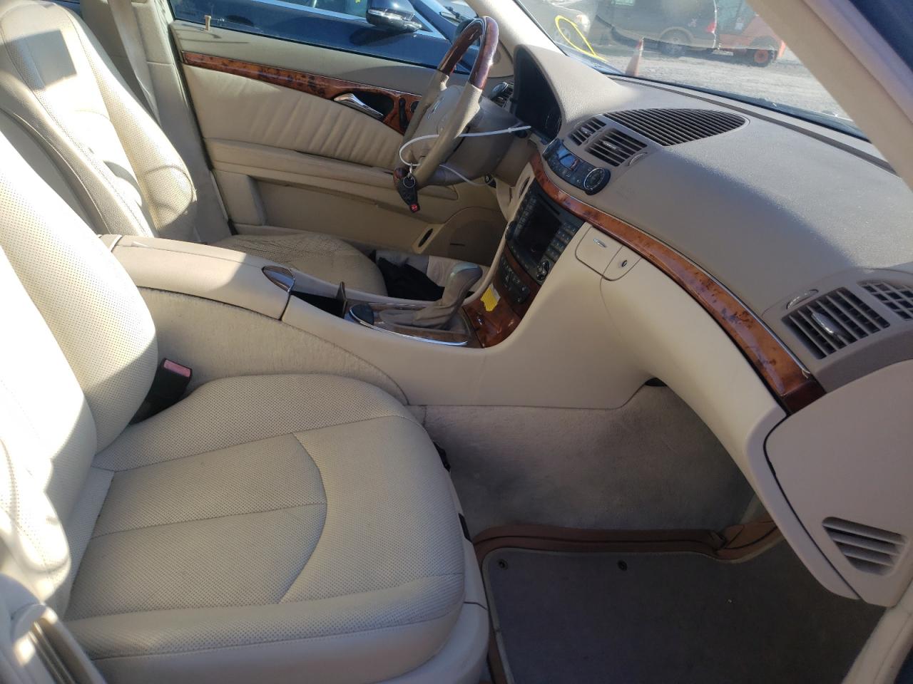 Photo 5 from auction – 2004 MERCEDES-BENZ E 500 4MAT with VIN WDBUF83J74X116830
