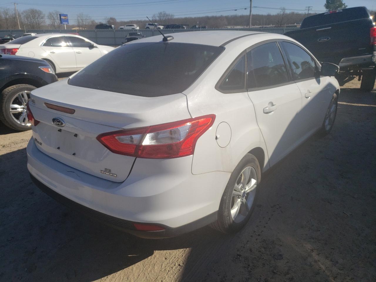 Photo 4 from auction – 2013 FORD FOCUS SE with VIN 1FADP3F27DL334124