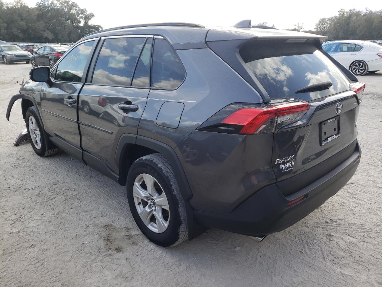 Photo 3 from auction – 2021 TOYOTA RAV4 XLE with VIN 2T3W1RFV7MC107547