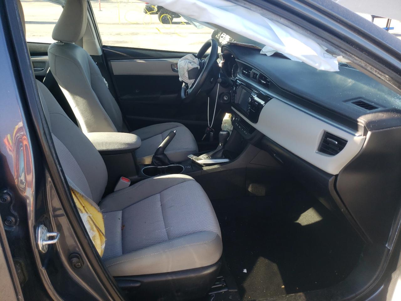 Photo 5 from auction – 2015 TOYOTA COROLLA L with VIN 5YFBURHE8FP339458