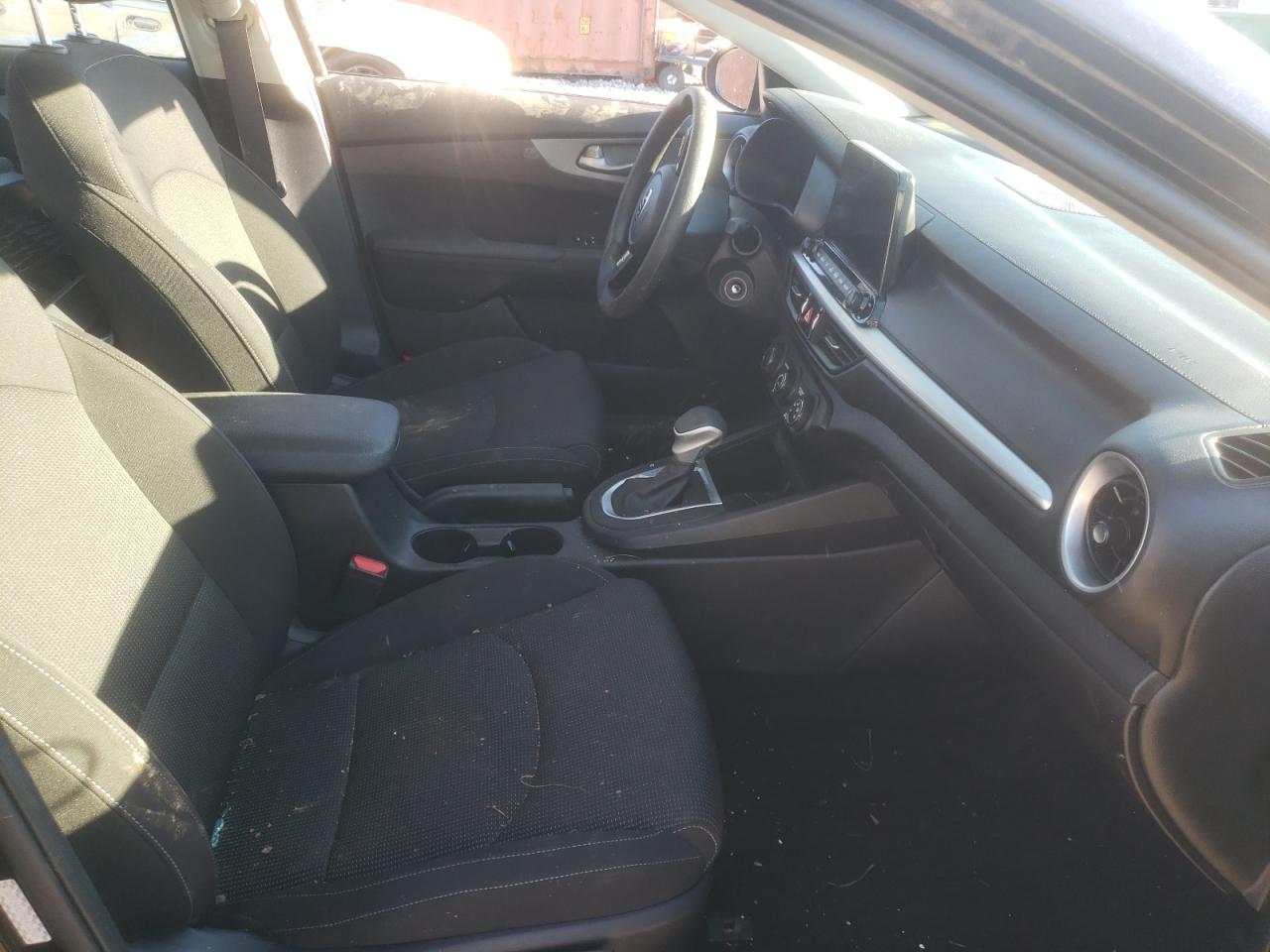 Photo 5 from auction – 2021 KIA FORTE FE with VIN 3KPF24AD7ME401250
