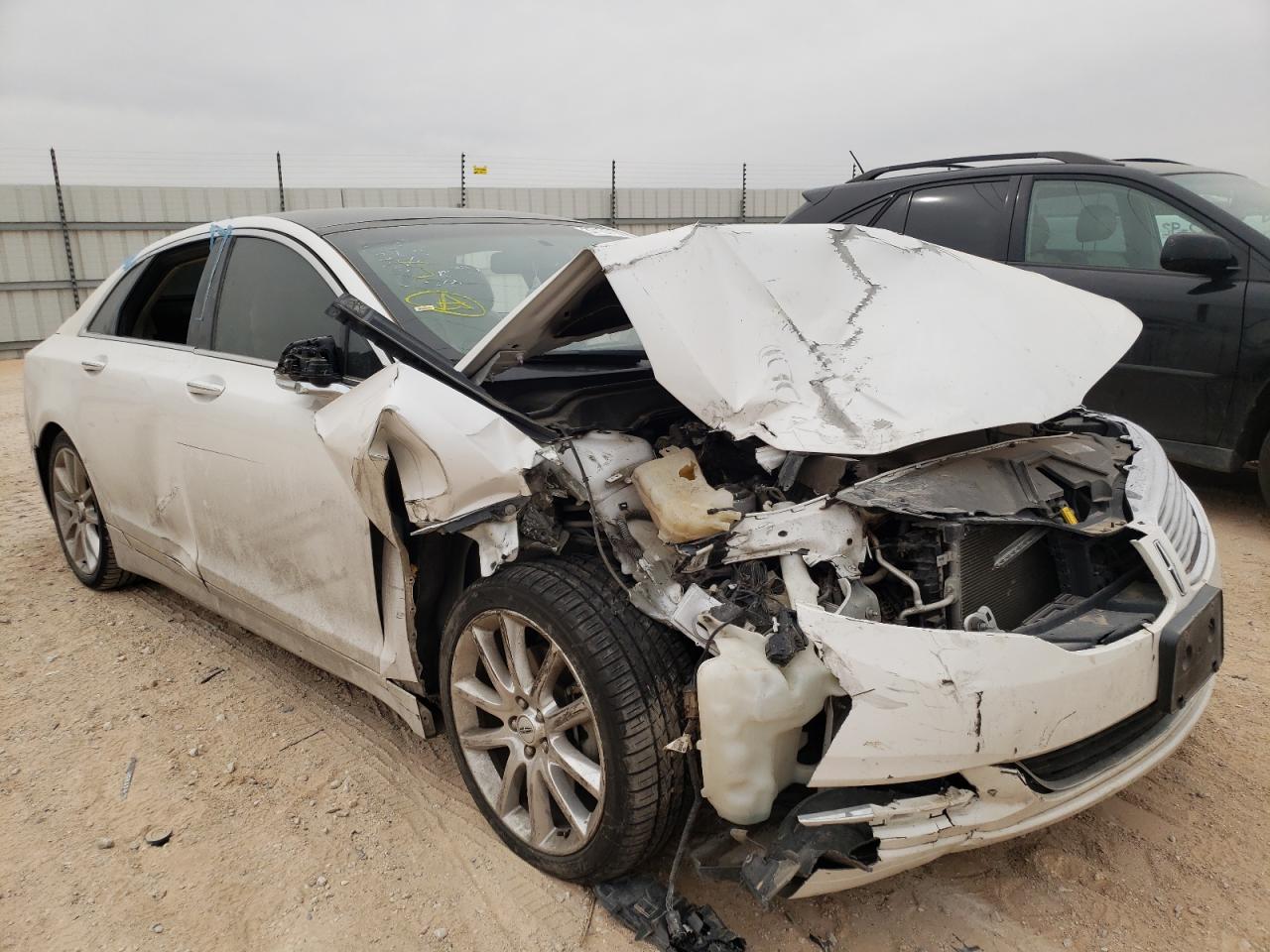 LINCOLN MKZ 2015 with VIN 3LN6L2GKXFR603384 - Photo from auction