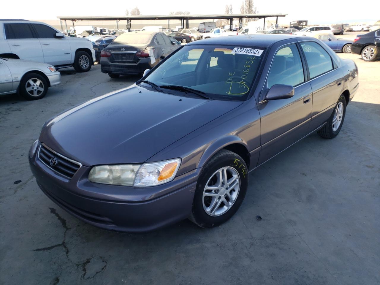 Photo 2 from auction – 2000 TOYOTA CAMRY CE with VIN JT2BG22K2Y0441891