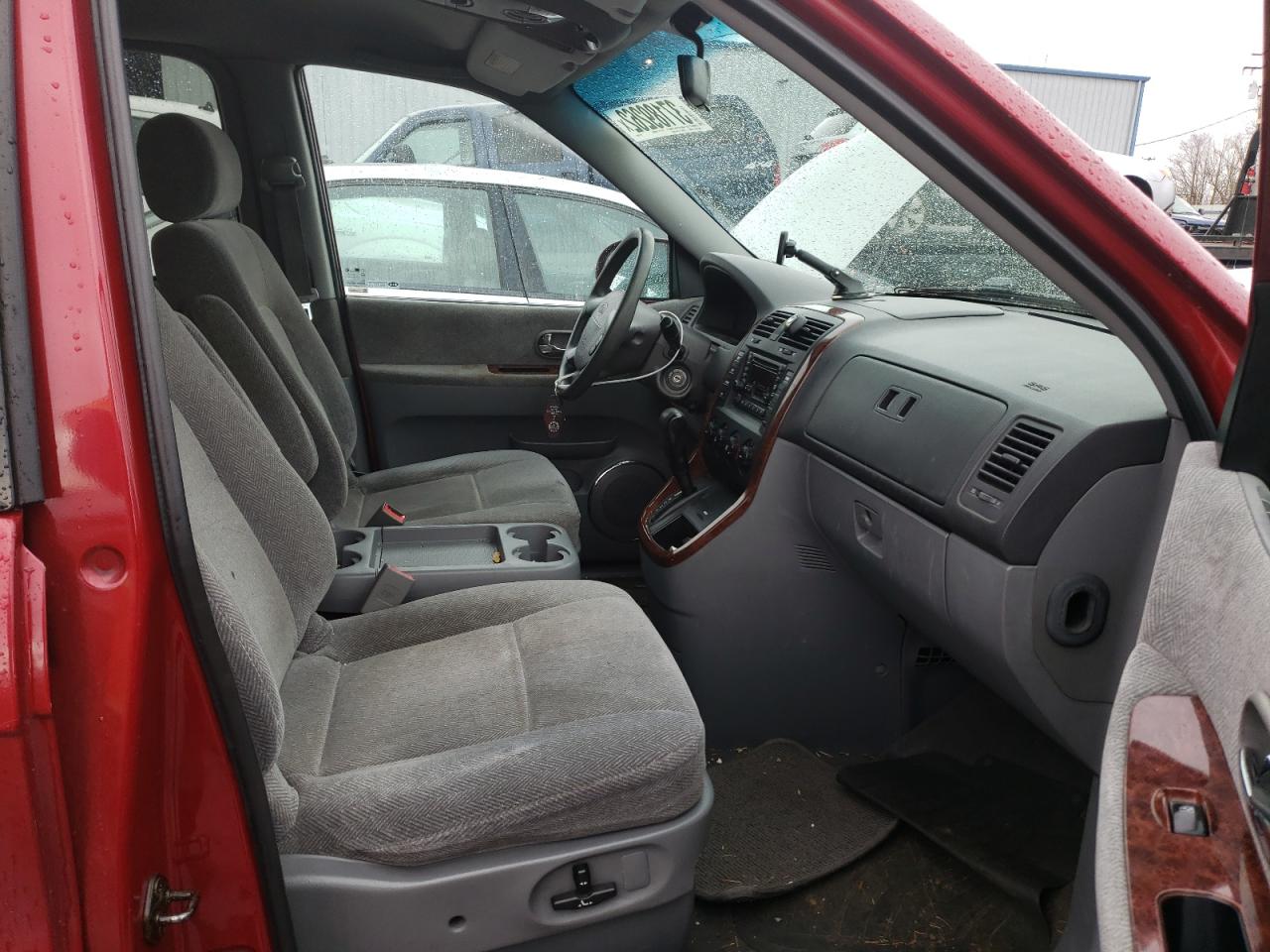 Photo 5 from auction – 2002 KIA SEDONA EX with VIN KNDUP131026300189
