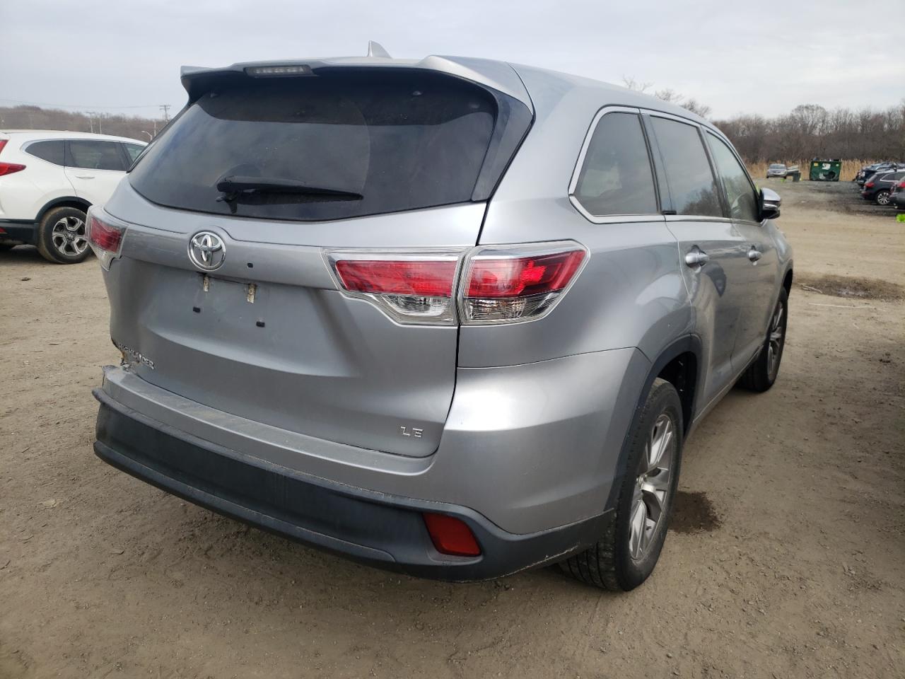 Photo 4 from auction – 2015 TOYOTA HIGHLANDER with VIN 5TDZKRFHXFS107730