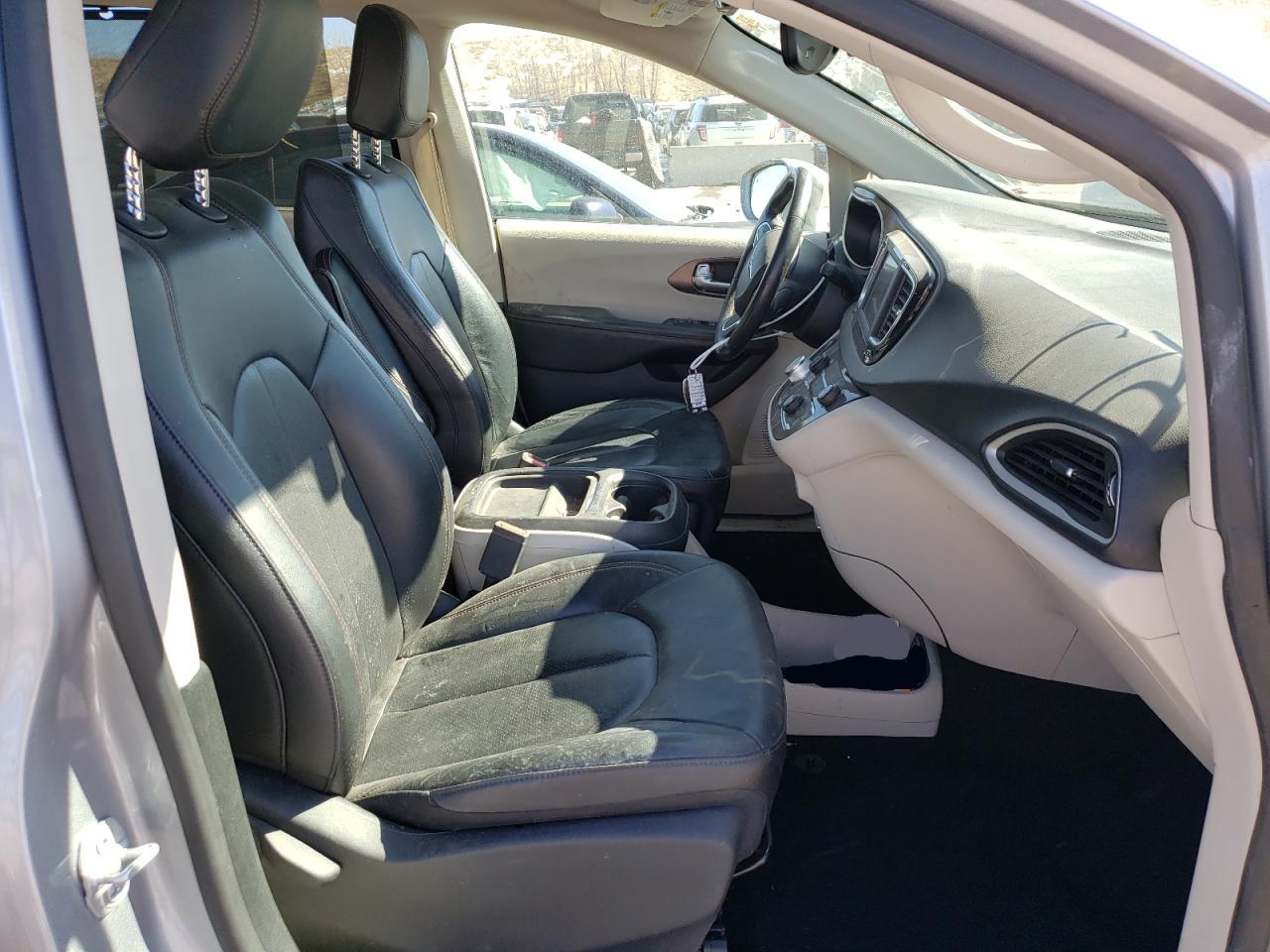 Photo 5 from auction – 2019 CHRYSLER PACIFICA T with VIN 2C4RC1BG6KR554375