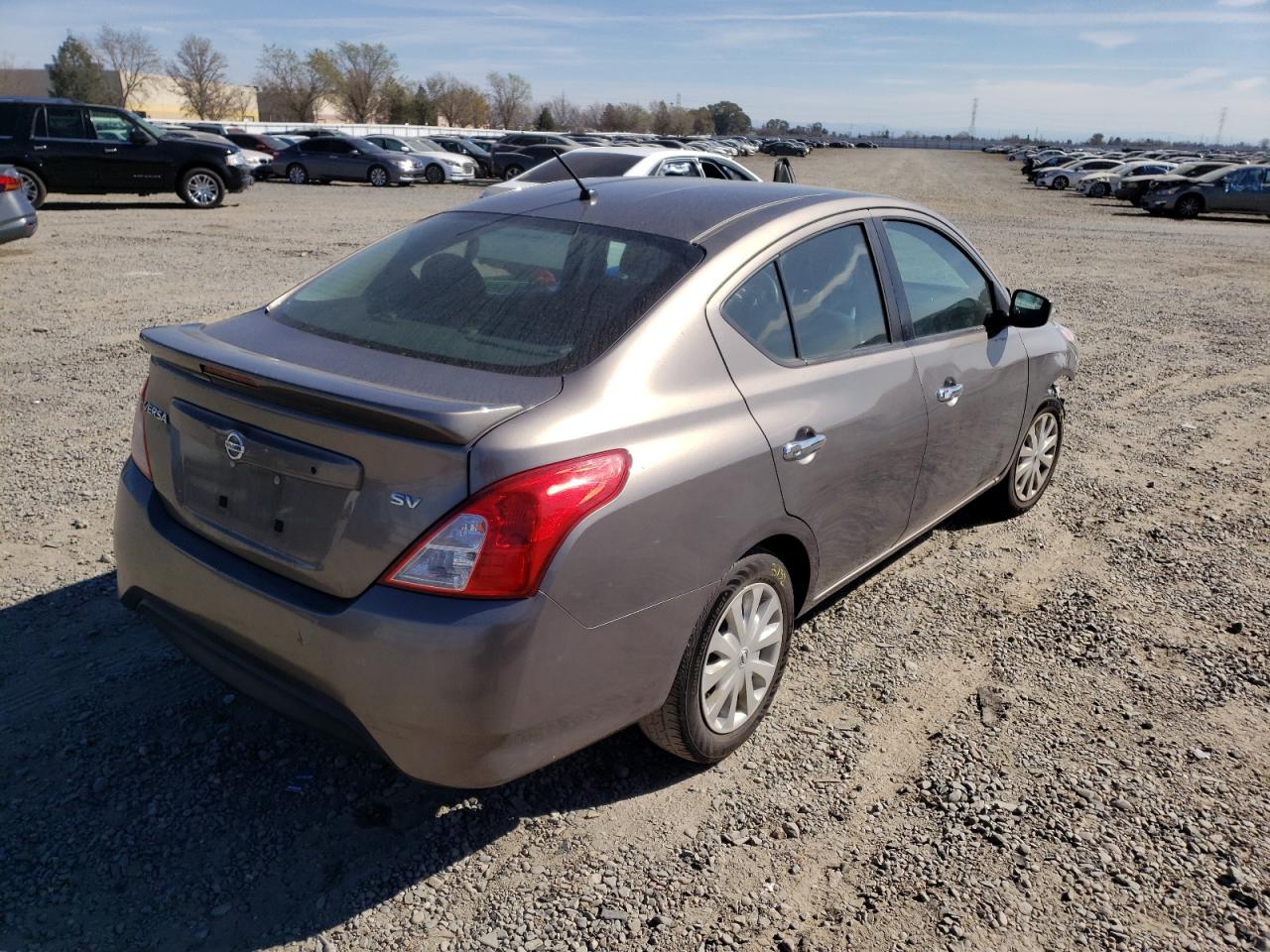 Photo 4 from auction – 2017 NISSAN VERSA S with VIN 3N1CN7AP4HK465259