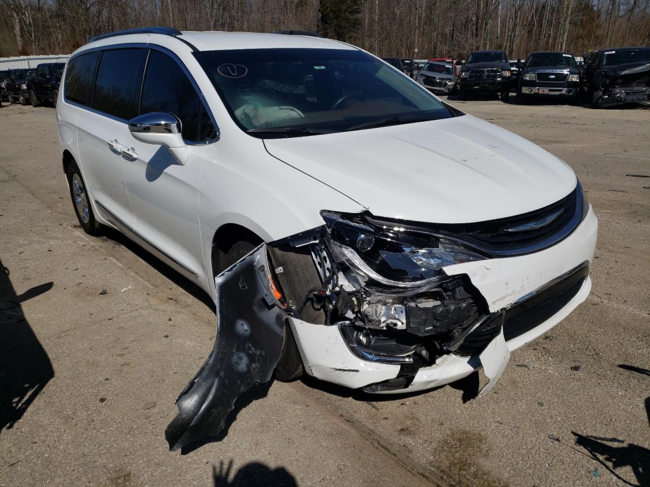 CHRYSLER PACIFICA H 2018 with VIN 2C4RC1N78JR339705 - Photo from auction