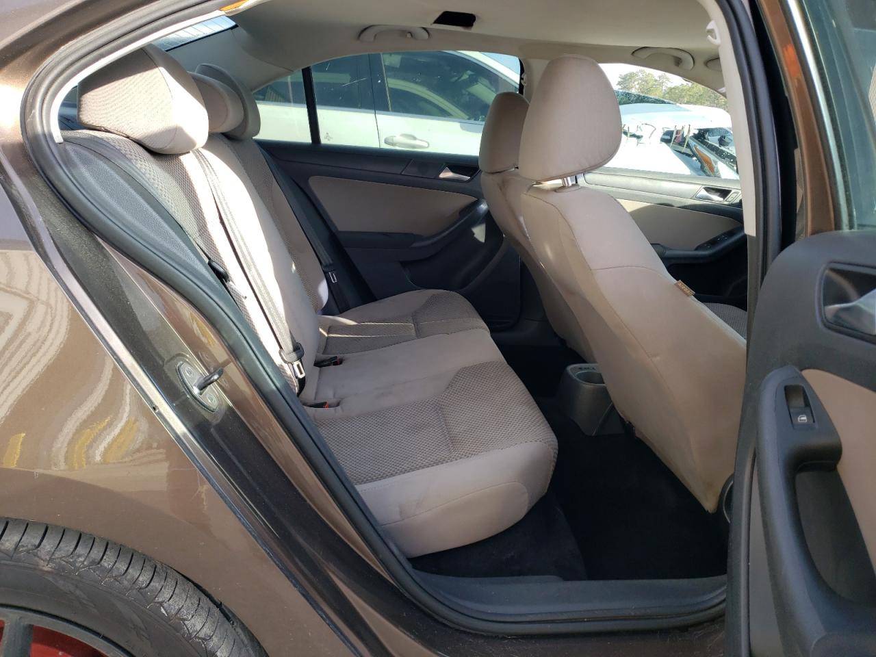 Photo 6 from auction – 2011 VOLKSWAGEN JETTA BASE with VIN 3VW1K7AJ5BM046323
