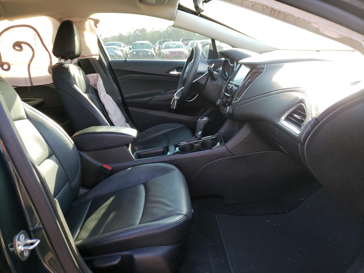 Photo 5 from auction – 2018 CHEVROLET CRUZE PREM with VIN 3G1BF6SMXJS545944