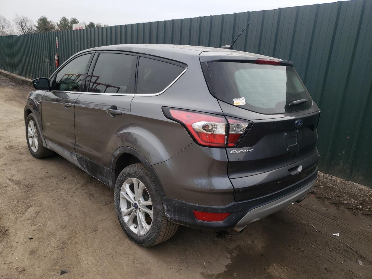 Photo 3 from auction – 2017 FORD ESCAPE SE with VIN 1FMCU0GD4HUD53674