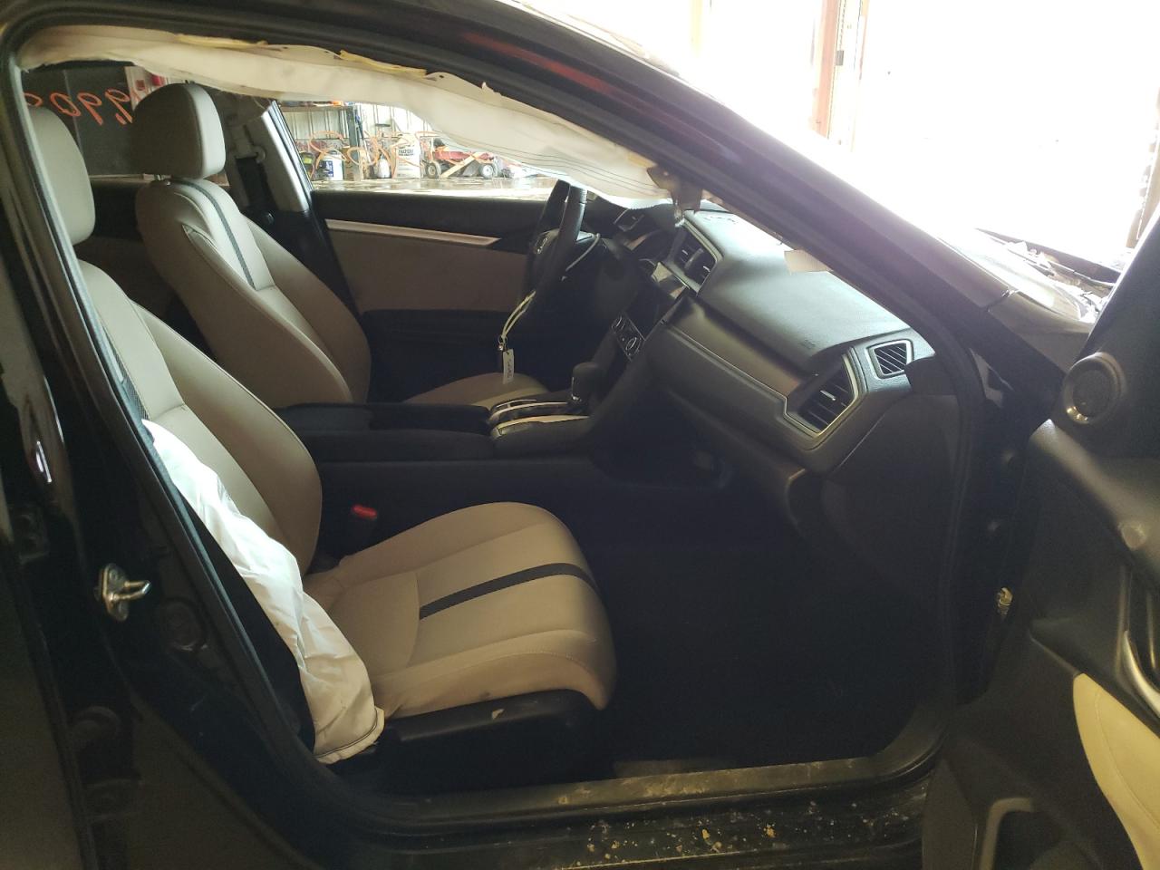 Photo 5 from auction – 2017 HONDA CIVIC EX with VIN 19XFC1F35HE206331
