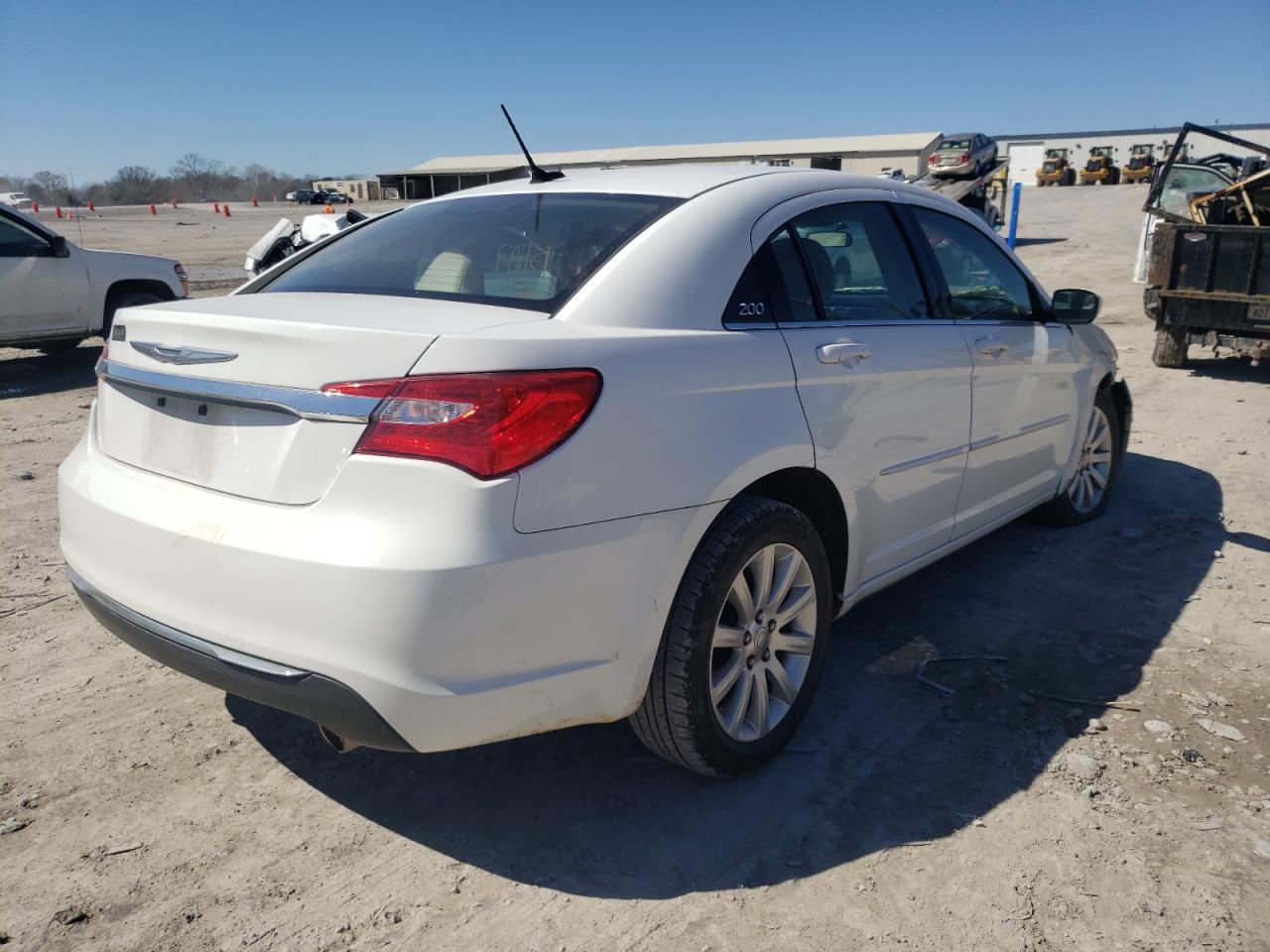 Photo 4 from auction – 2013 CHRYSLER 200 TOURIN with VIN 1C3CCBBG3DN731853
