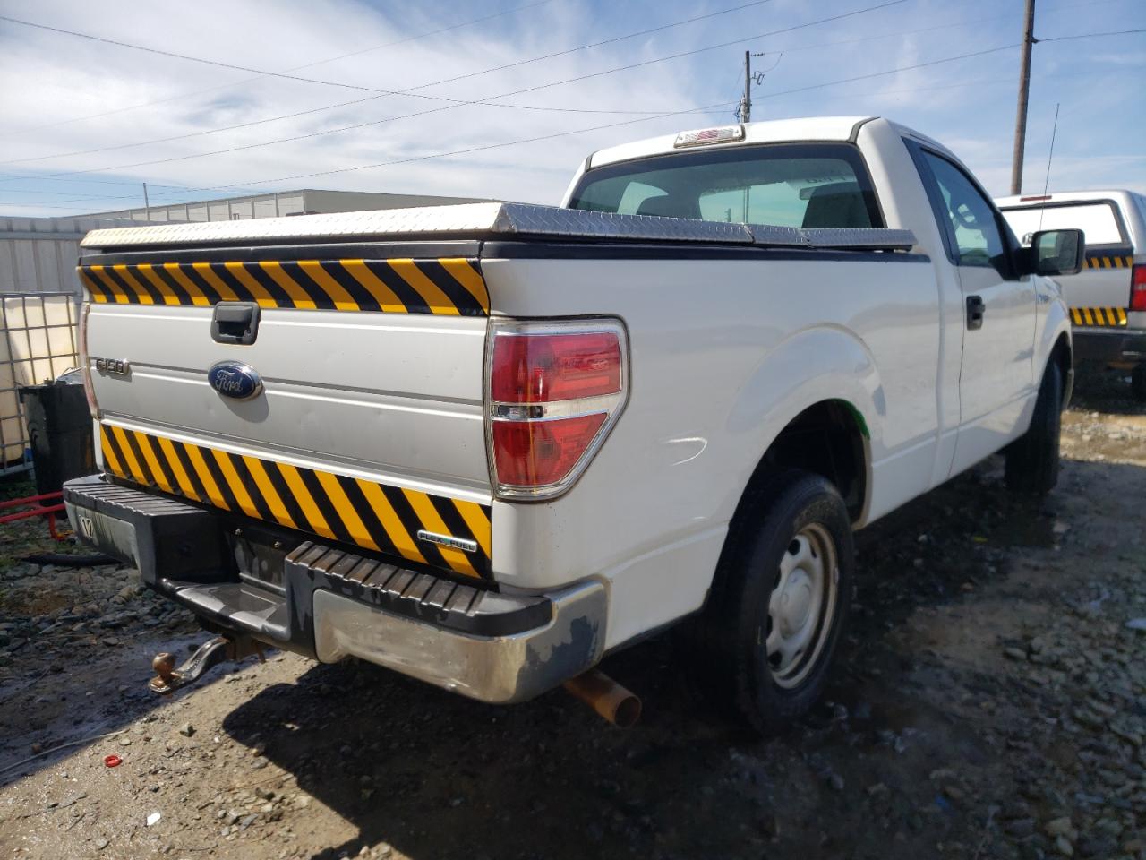 Photo 4 from auction – 2013 FORD F150 with VIN 1FTMF1CF5DFA57402
