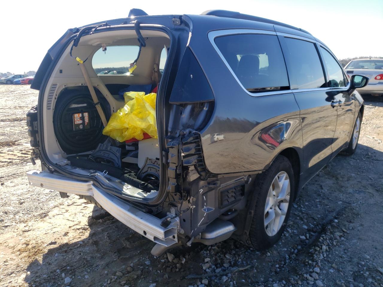 Photo 4 from auction – 2018 CHRYSLER PACIFICA T with VIN 2C4RC1FG4JR234528