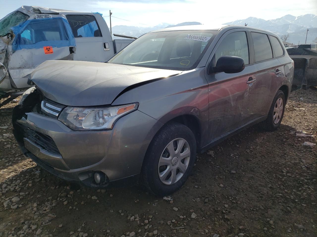 Photo 2 from auction – 2014 MITSUBISHI OUTLANDER with VIN JA4AD2A35EZ006385