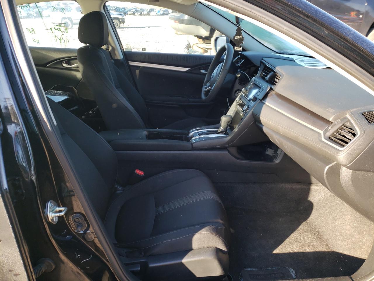 Photo 5 from auction – 2016 HONDA CIVIC LX with VIN 19XFC2F58GE082447