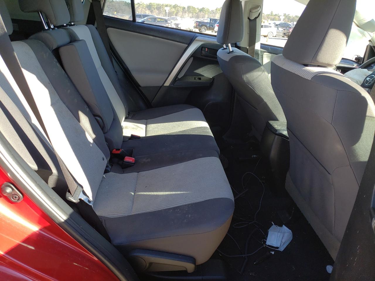 Photo 6 from auction – 2014 TOYOTA RAV4 LE with VIN JTMBFREV5ED093064