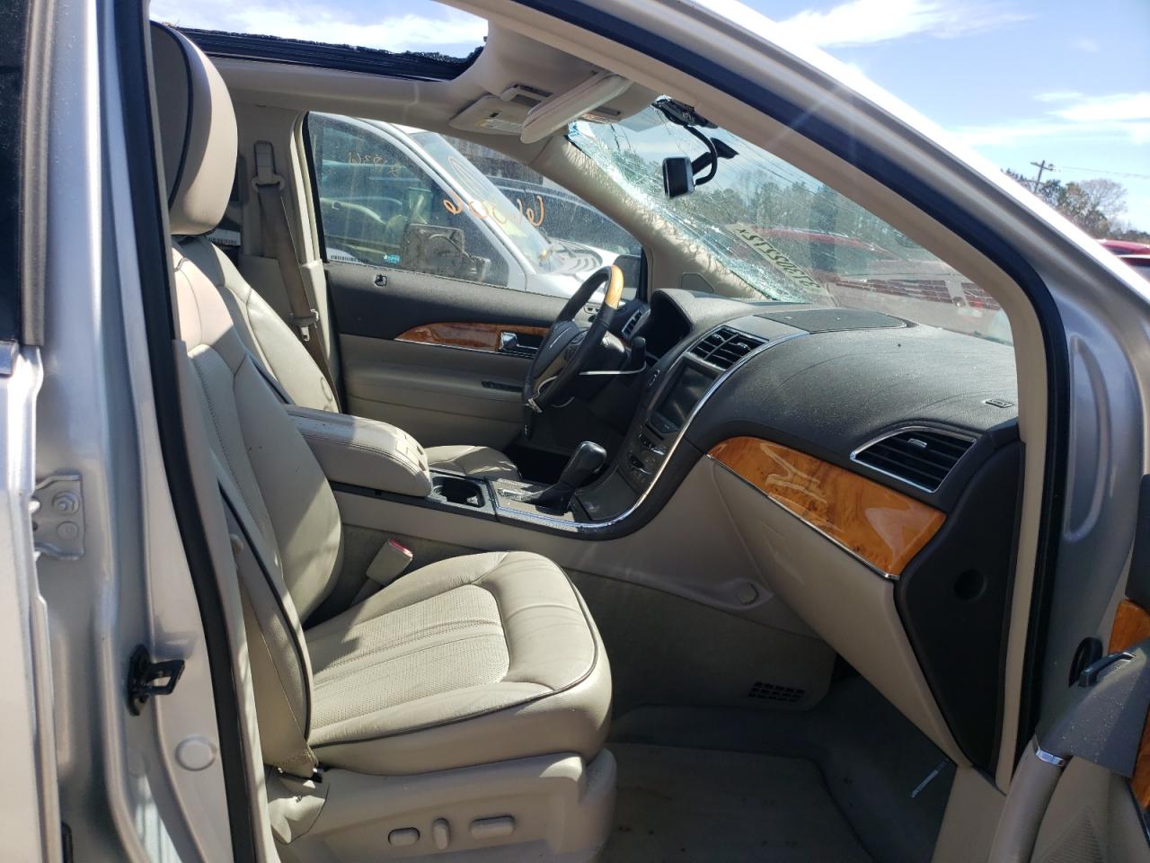 Photo 5 from auction – 2012 LINCOLN MKX with VIN 2LMDJ6JK9CBL07896