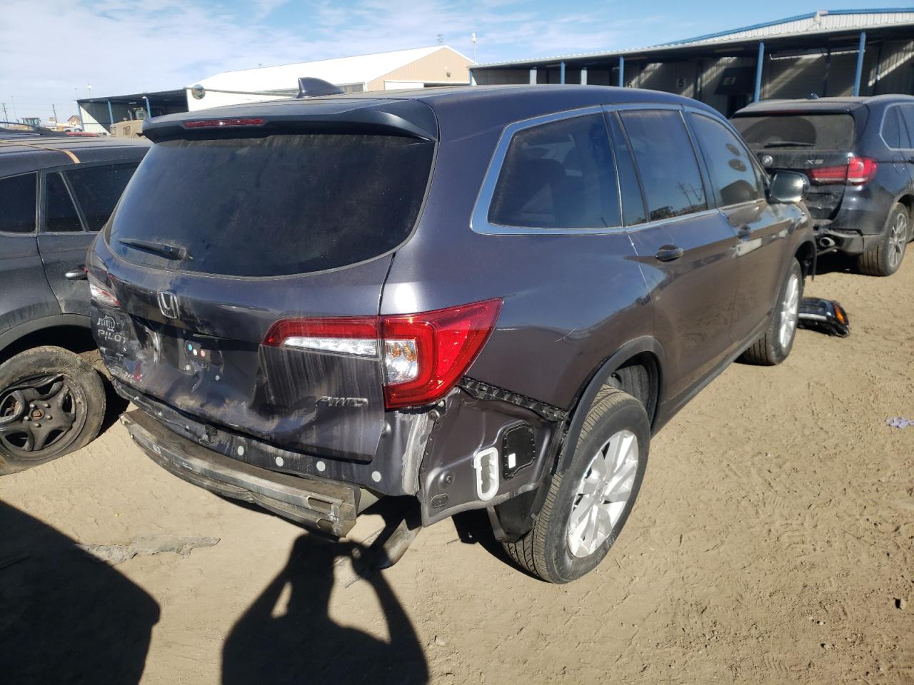 Photo 4 from auction – 2020 HONDA PILOT LX with VIN 5FNYF6H13LB011873